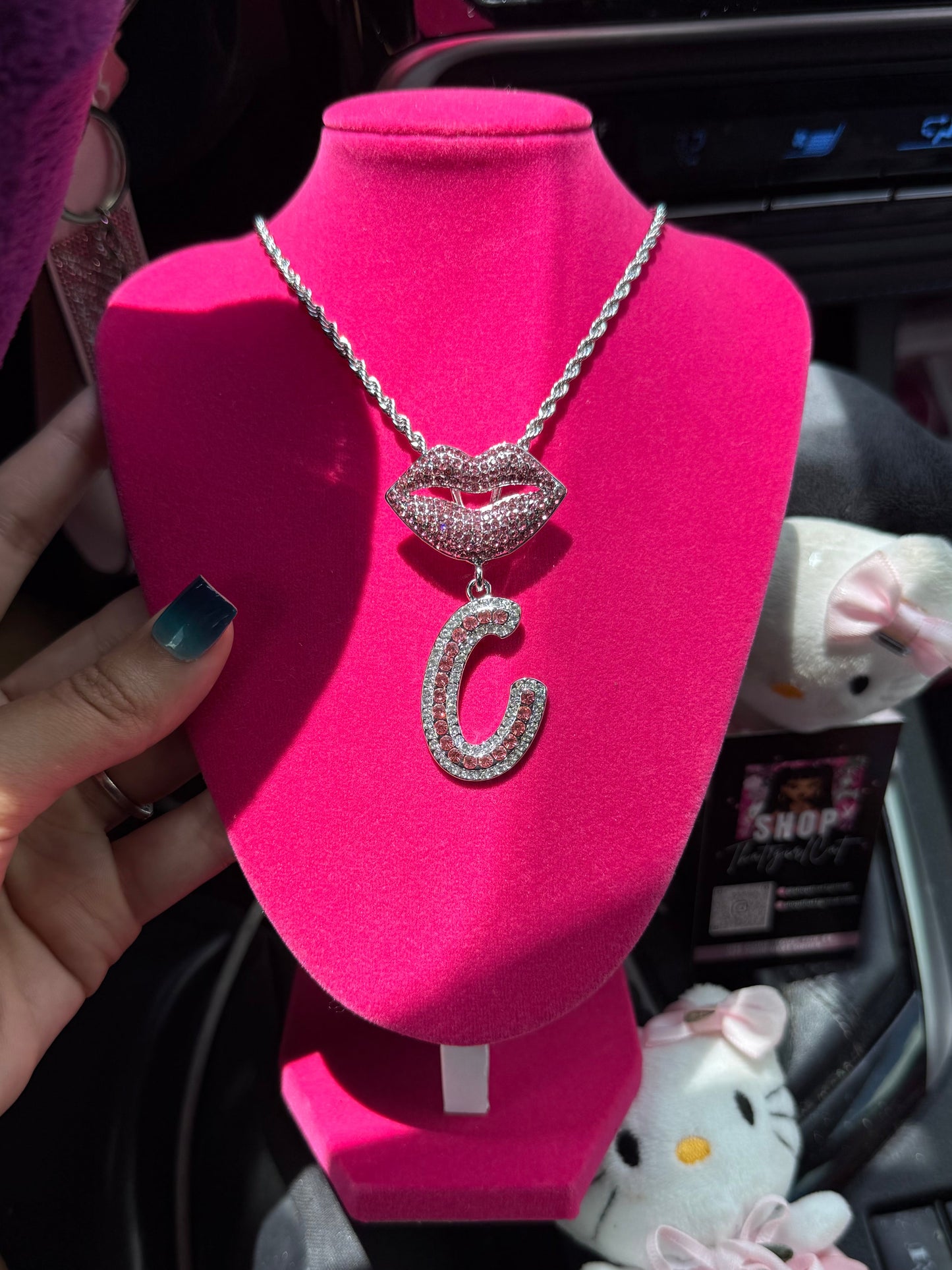 INITIAL KISS NECKLACE