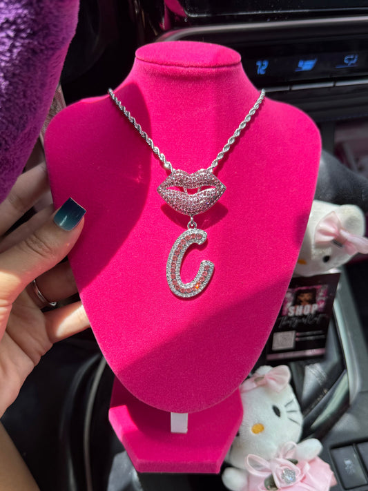INITIAL KISS NECKLACE